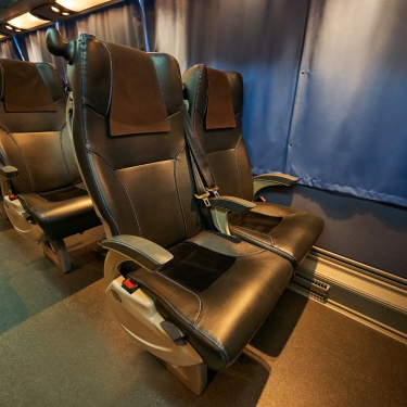 ミルキーウェイCJ115《4列ワイドシート》《車内除菌済》《空気清浄機付》《充電設備》