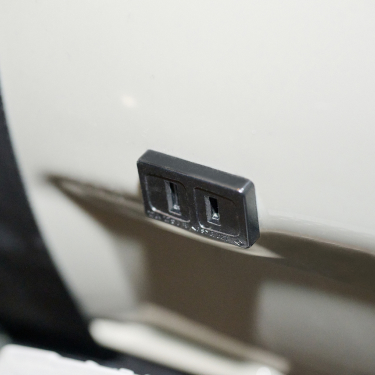 ミルキーウェイCJ115《4列ワイドシート》《車内除菌済》《空気清浄機付》《充電設備》