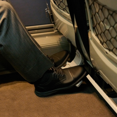 ミルキーウェイCJ115《4列ワイドシート》《車内除菌済》《空気清浄機付》《充電設備》