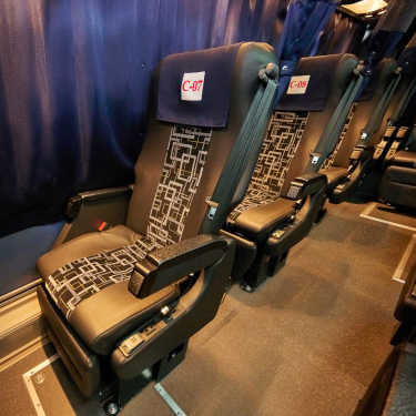 ミルキーウェイCJ111《3列独立シート》《車内除菌済》《空気清浄機付》《トイレ付》《充電設備》